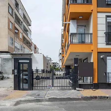 1-kaleici Ve Markantalya'ya Yakin Bueyuek Ev