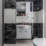 Appartement 1-kaleici Ve Markantalya'ya Yakin Bueyuek Ev Antalya