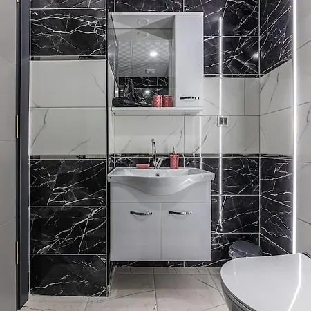 Apartment 1-kaleici Ve Markantalya'ya Yakin Bueyuek Ev Antalya