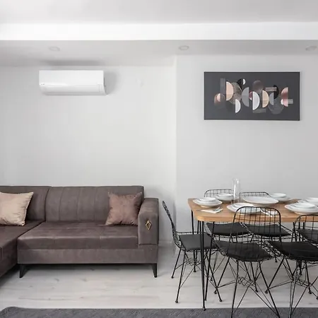 Apartment 1-kaleici Ve Markantalya'ya Yakin Bueyuek Ev