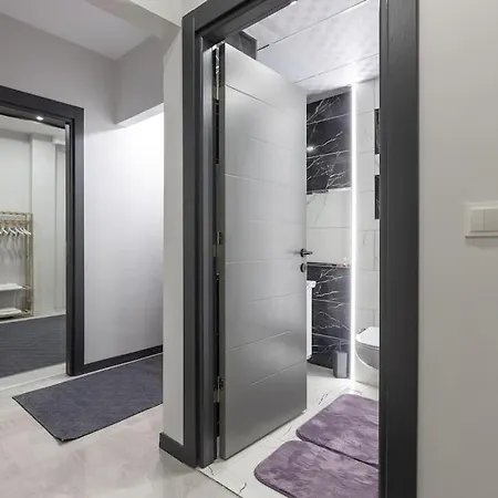 Apartament 1-kaleici Ve Markantalya'ya Yakin Bueyuek Ev