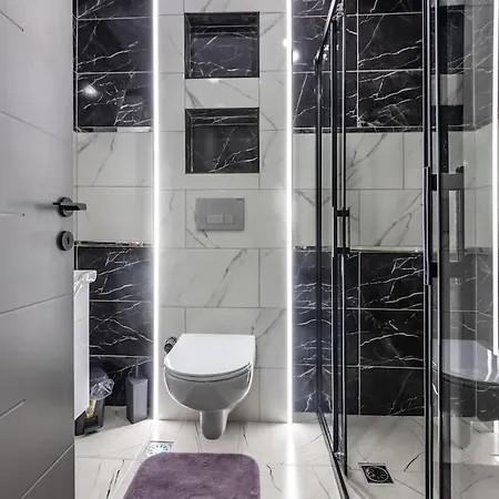 Appartement 1-kaleici Ve Markantalya'ya Yakin Bueyuek Ev Antalya